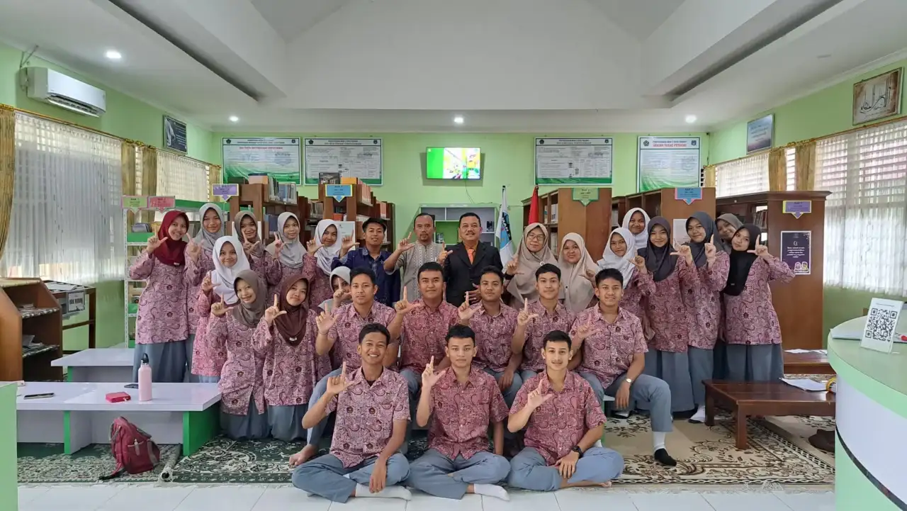 kepala-man-2-padang-dorong-budaya-literasi-di-kalangan-siswa