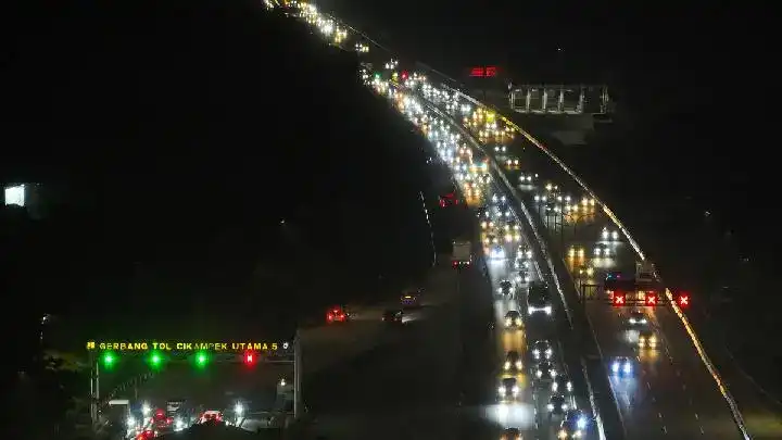 Gambar Berita Wawako Serahkan Bantuan Masjid, Ajak Warga Payakumbuh Kelola Sampah Mandiri