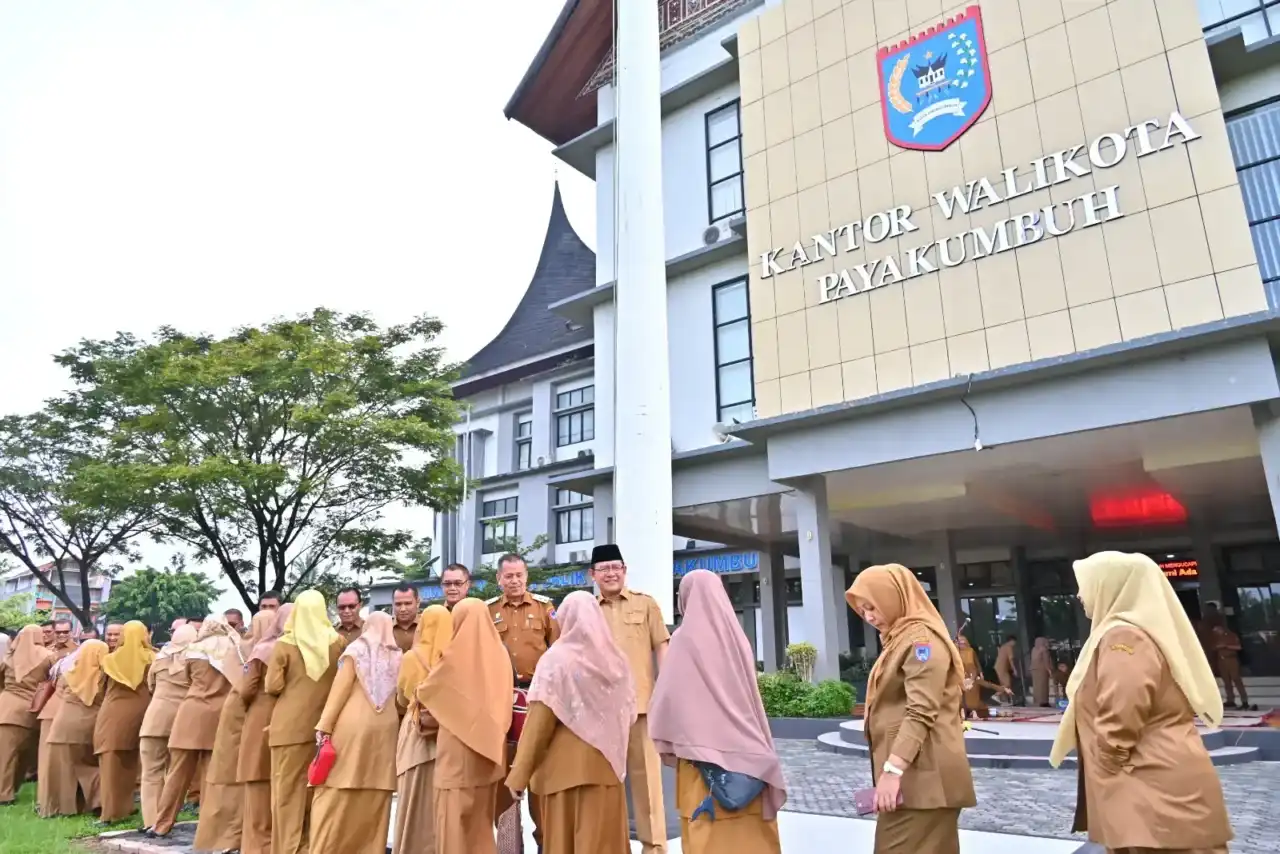 Gambar Berita UNP Bangkitkan Semangat Korban Banjir Bandang