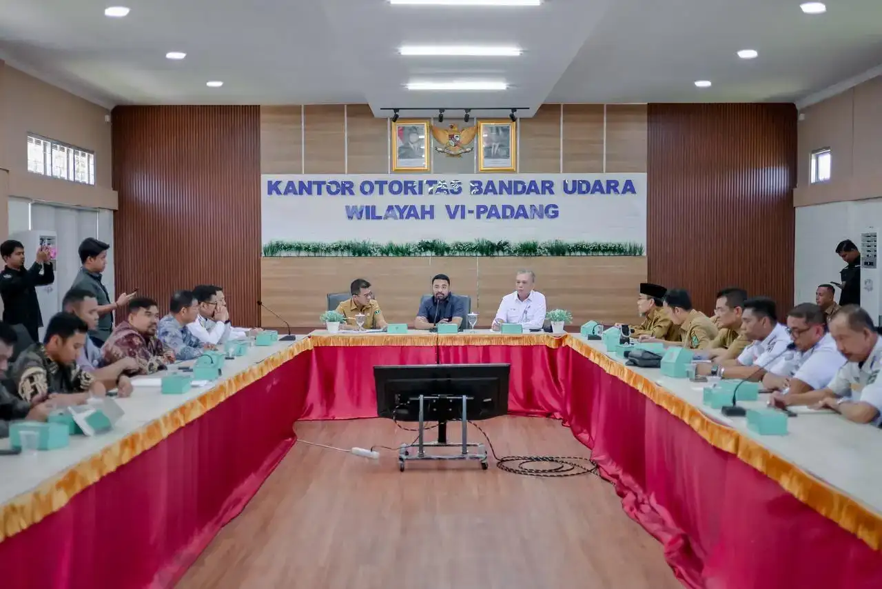 top!-zigo-rolanda-jamin-165-petugas-perlintasan-ka-tetap-bertugas-hingga-2026