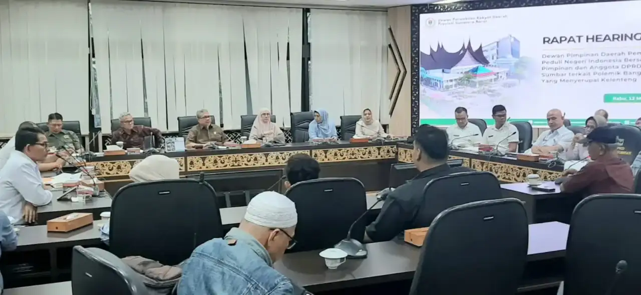 dprd-sumbar-soroti-soal-bangunan-berbentuk-klenteng-di-kawasan-mandeh
