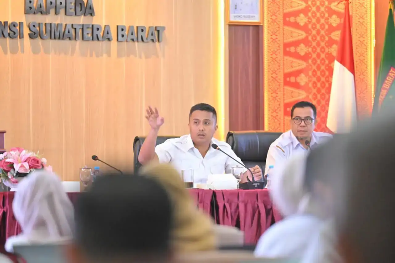 wagub-vasko-minta-opd-jemput-bola-untuk-percepat-pembangunan-sumbar
