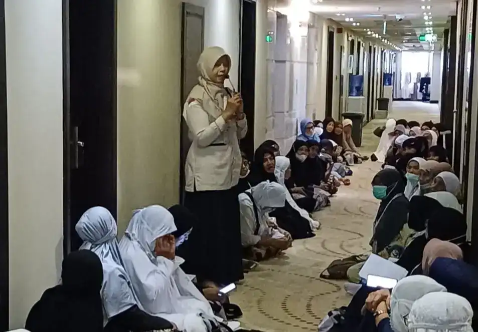 jemaah-perempuan-kloter-padang-dapat-bimbingan-fikih-haid-saat-haji