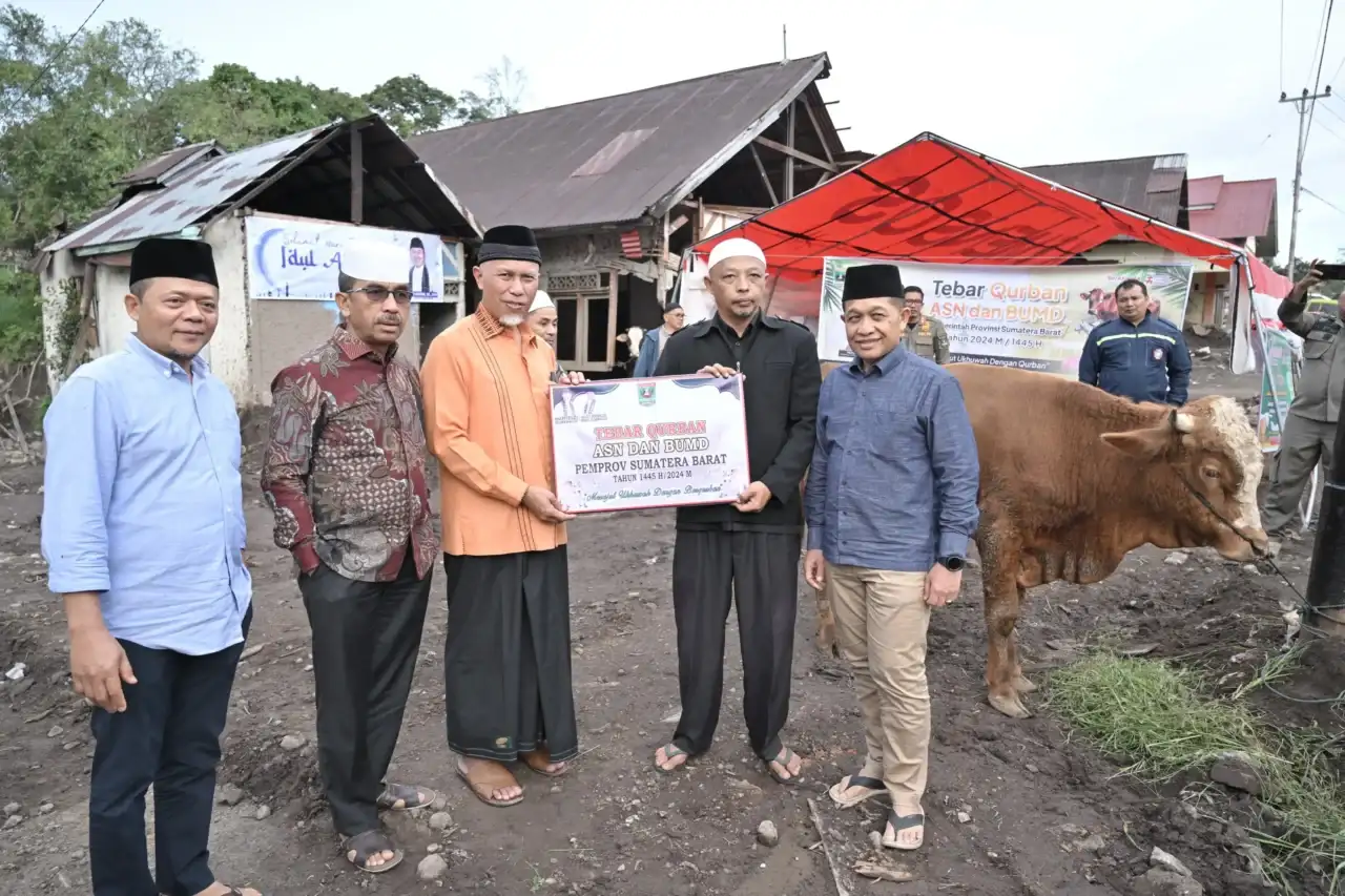 tebar-qurban-pemprov-sumbar-meningkat-tajam,-140-sapi-dan-33-kambing-disalurkan-ke-berbagai-daerah