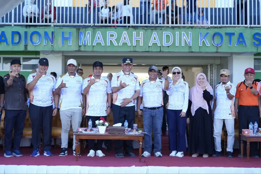 dibuka-gubernur-mahyeldi,-turnamen-sepak-bola-fe-cup-2-regional-sumatera-resmi-bergulir