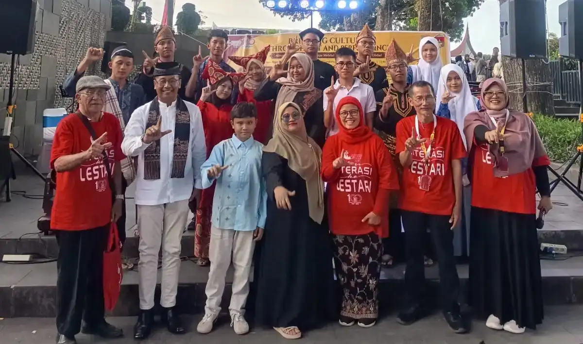 ermawati-dari-sd-sabbihisma-3-batang-anai-raih-juara-1-lomba-kata-klasik-minangkabau