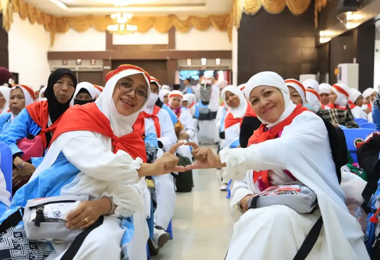 cerita-jemaah-haji-debarkasi-padang-petik-pelajaran-berharga-di-armuzna