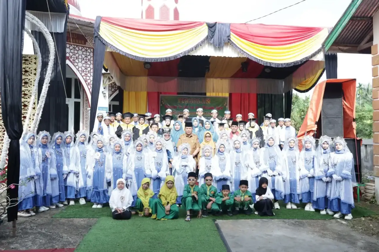 wawako-elzadaswarman-hadiri-wisuda-iqra-dan-khatam-quran-tpq-mudarma-surau-palito-jannah