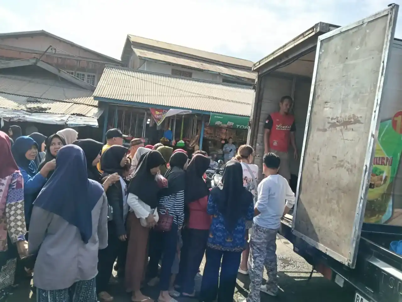 disdag-padang-mulai-gelar-operasi-pasar-minyakita-di-9-lokasi
