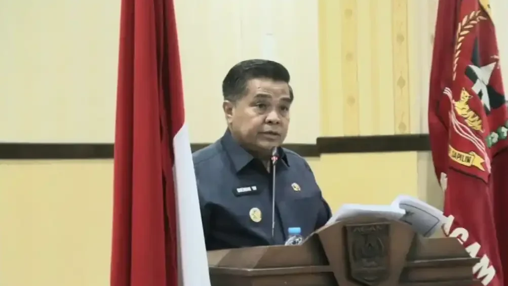 bupati-agam-sampaikan-jawaban-terhadap-pandangan-fraksi-soal-ranperda-apbd