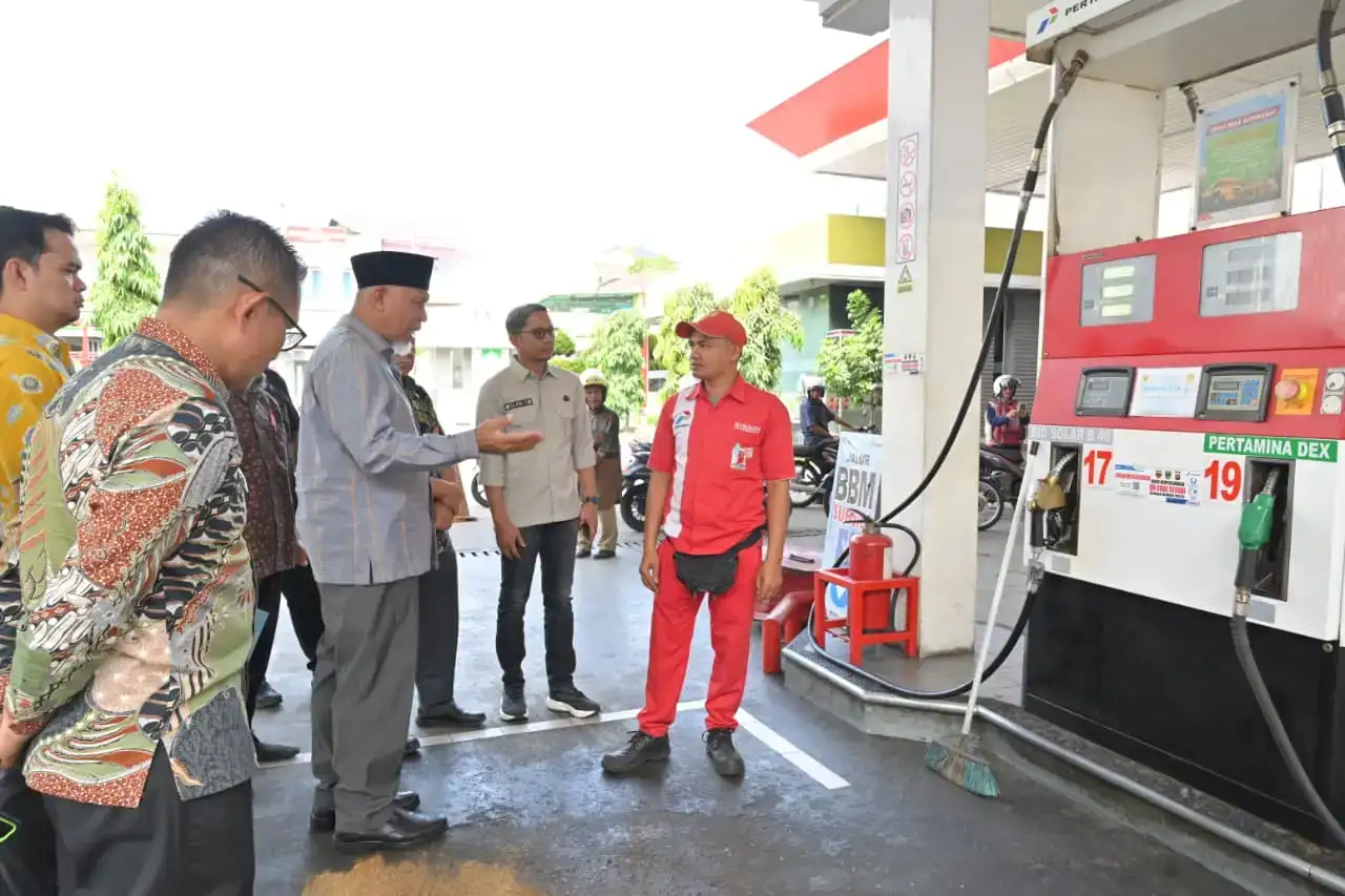 sidak-spbu,-gubernur-mahyeldi-minta-pengawasan-distribusi-bbm-subsidi-diperketat