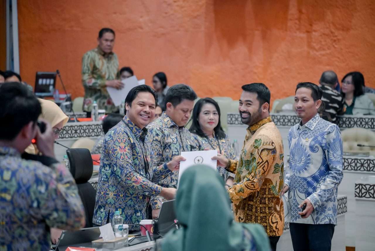 komisi-v-dpr-ri-bahas-anggaran-2027,-zigo-rolanda-perjuangkan-feeder-tol-dharmasraya–rengat