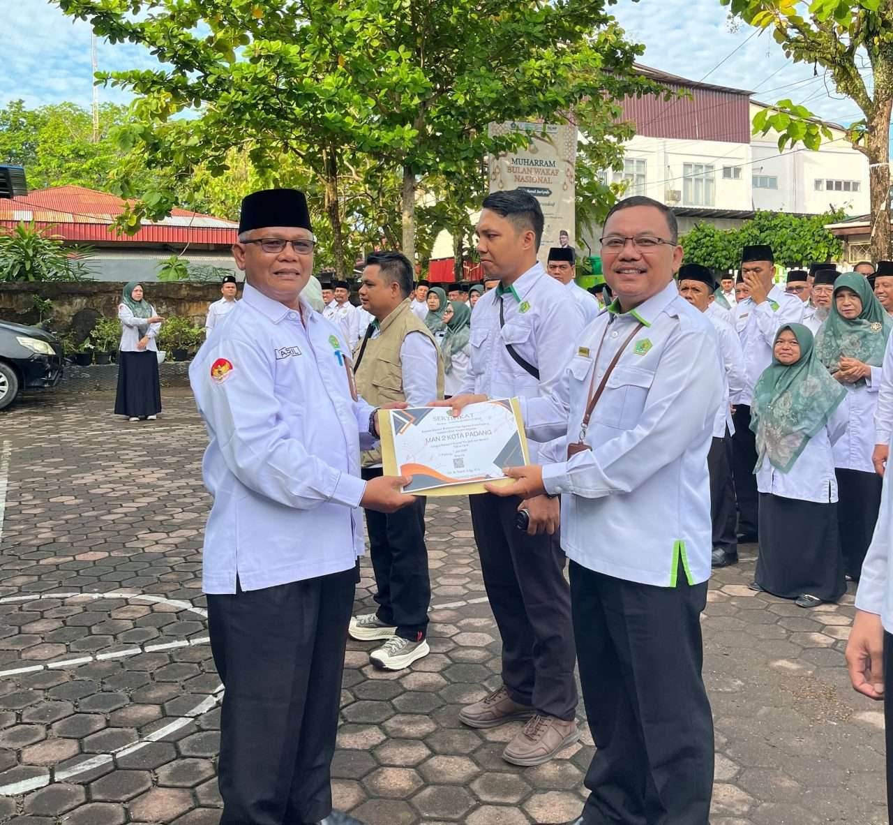 man-2-padang-raih-penghargaan-konten-teraktif-dan-inovatif-dari-kemenag-kota-padang