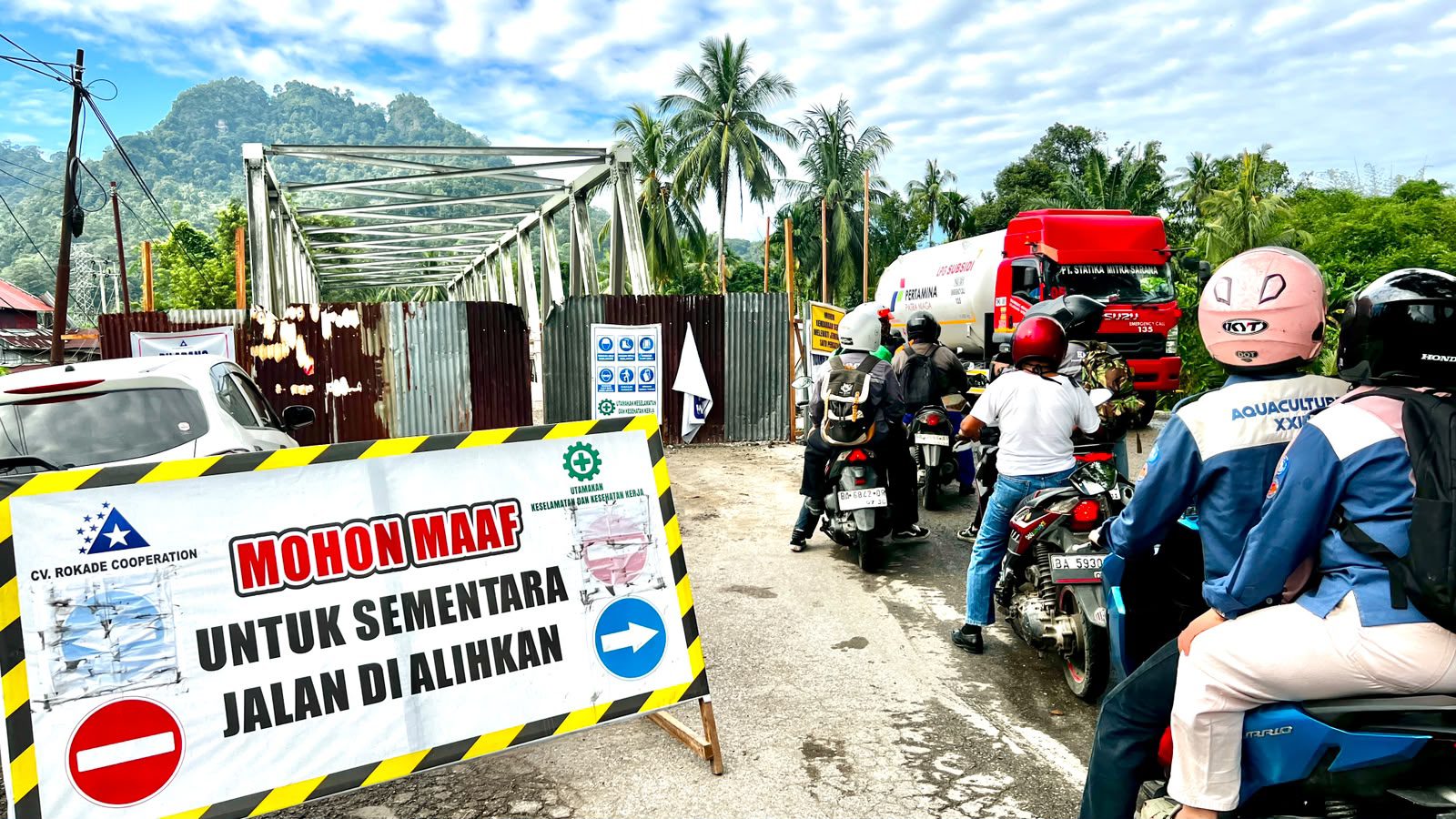 antrean-bbm-mengular-di-sumbar,-ternyata-bukan-karena-stok-habis