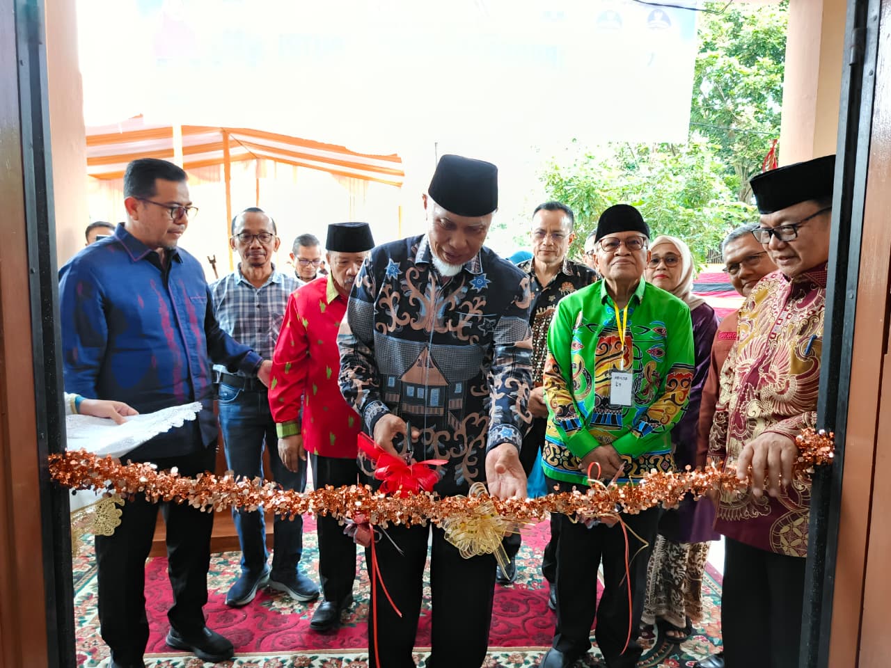 resmikan-asrama-putri-sman-1-bukittinggi,-mahyeldi-perkuat-pendidikan-karakter-menuju-indonesia-emas-2045
