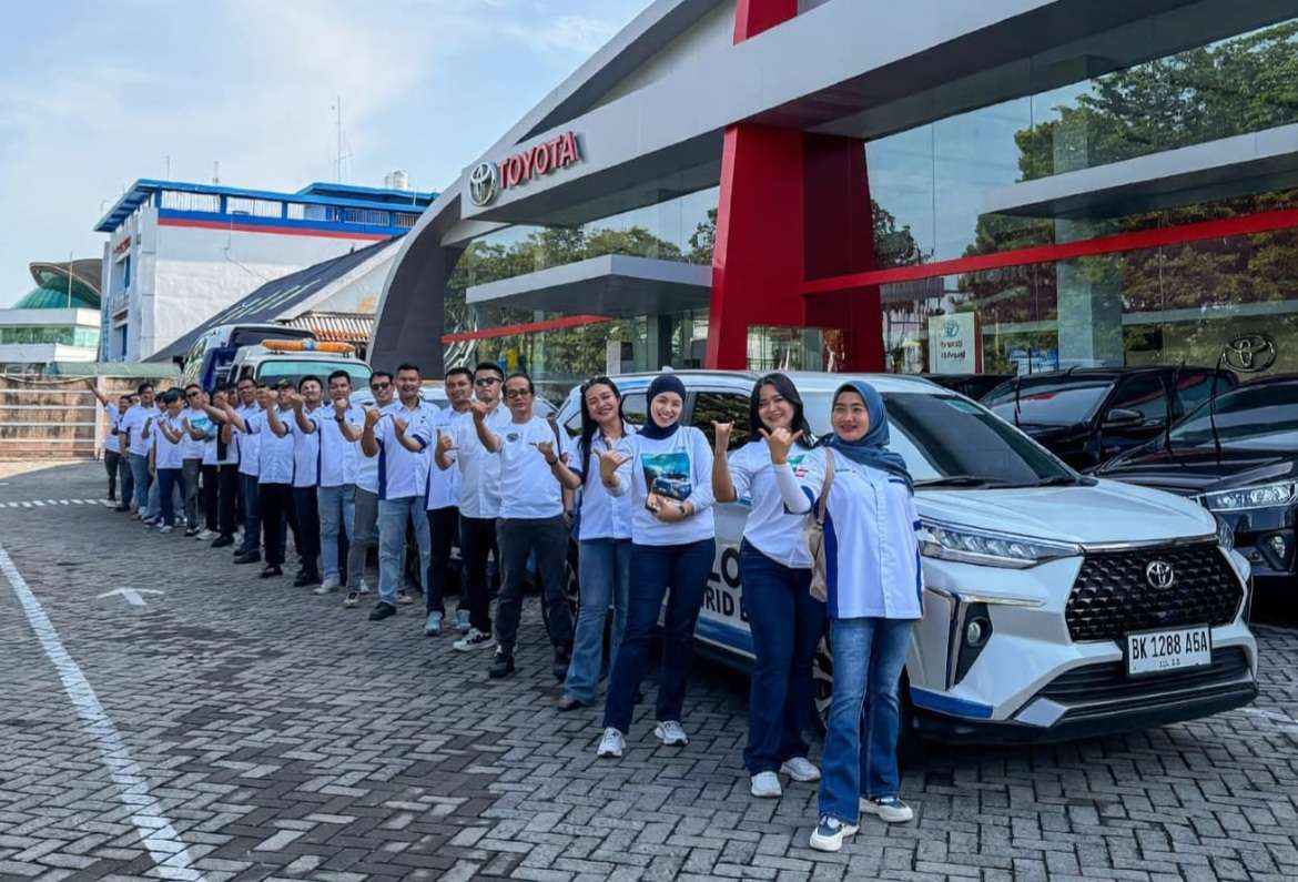 auto2000-padang-ajak-keluarga-pelanggan-rasakan-langsung-new-veloz-hybrid-ev