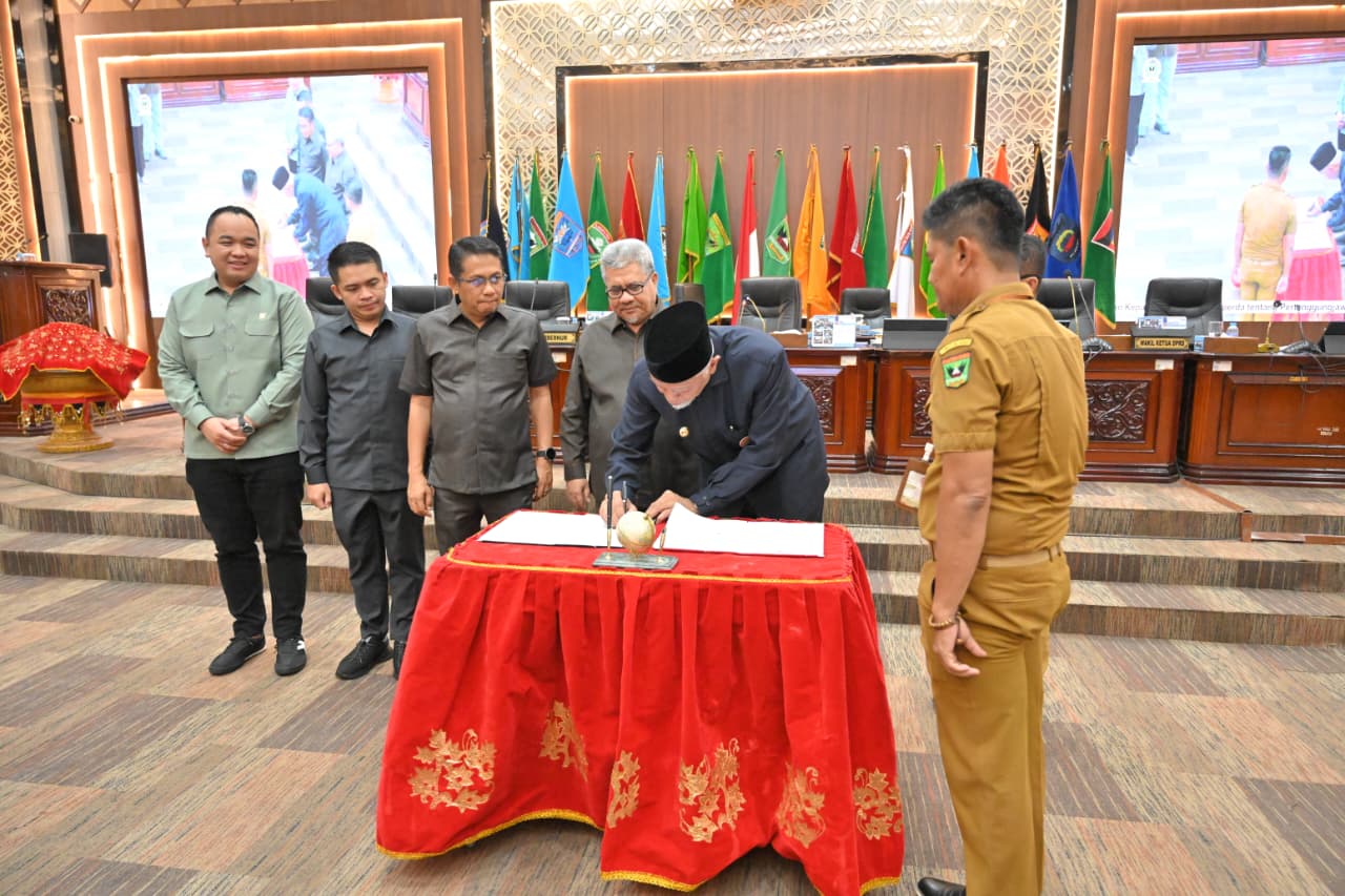 ranperda-pertanggungjawaban-apbd-2025-disetujui,-mahyeldi:-masukan-dprd-jadi-evaluasi-perbaikan-tata-kelola