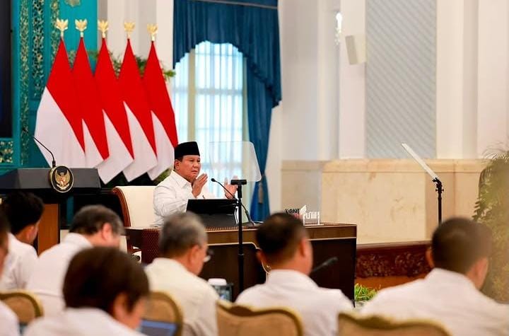 prabowo-apresiasi-transformasi-bumn,-dony-oskaria-berhasil-konsolidasikan-1.077-entitas-jadi-250-perusahaan