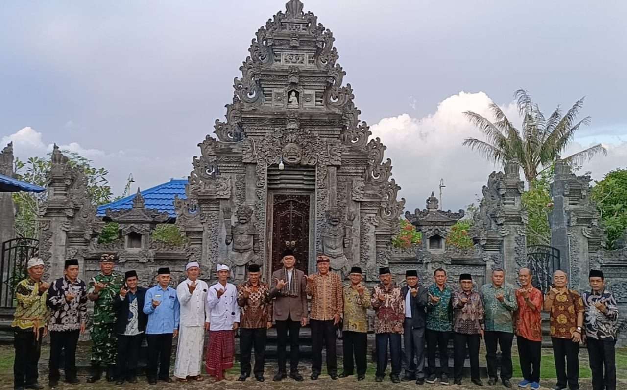 di-pura-jagatnatha,-staf-khusus-menag-ajak-umat-hindu-jaga-kerukunan-dan-lingkungan