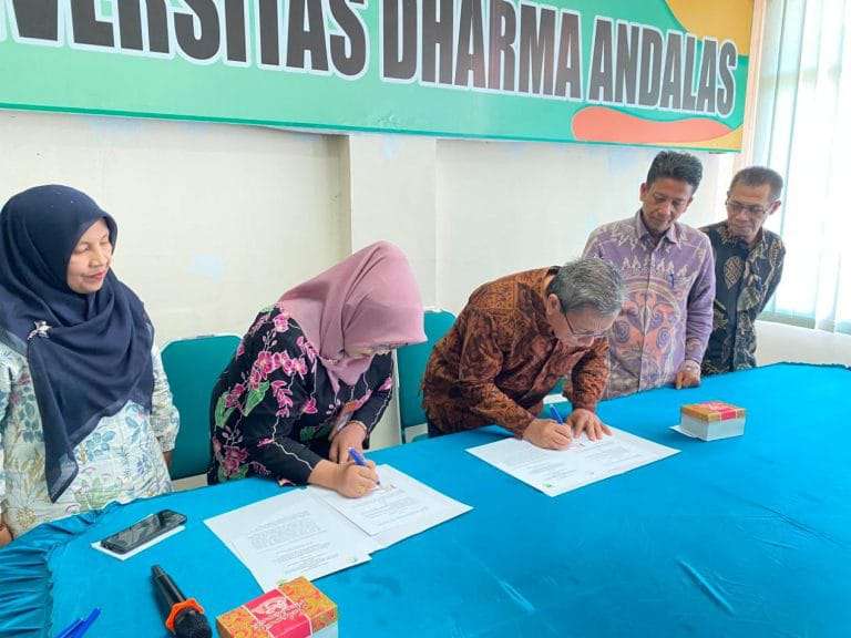 universitas-dharma-andalas-dan-bkkbn-provinsi-sumatera-barat-resmi-teken-mou