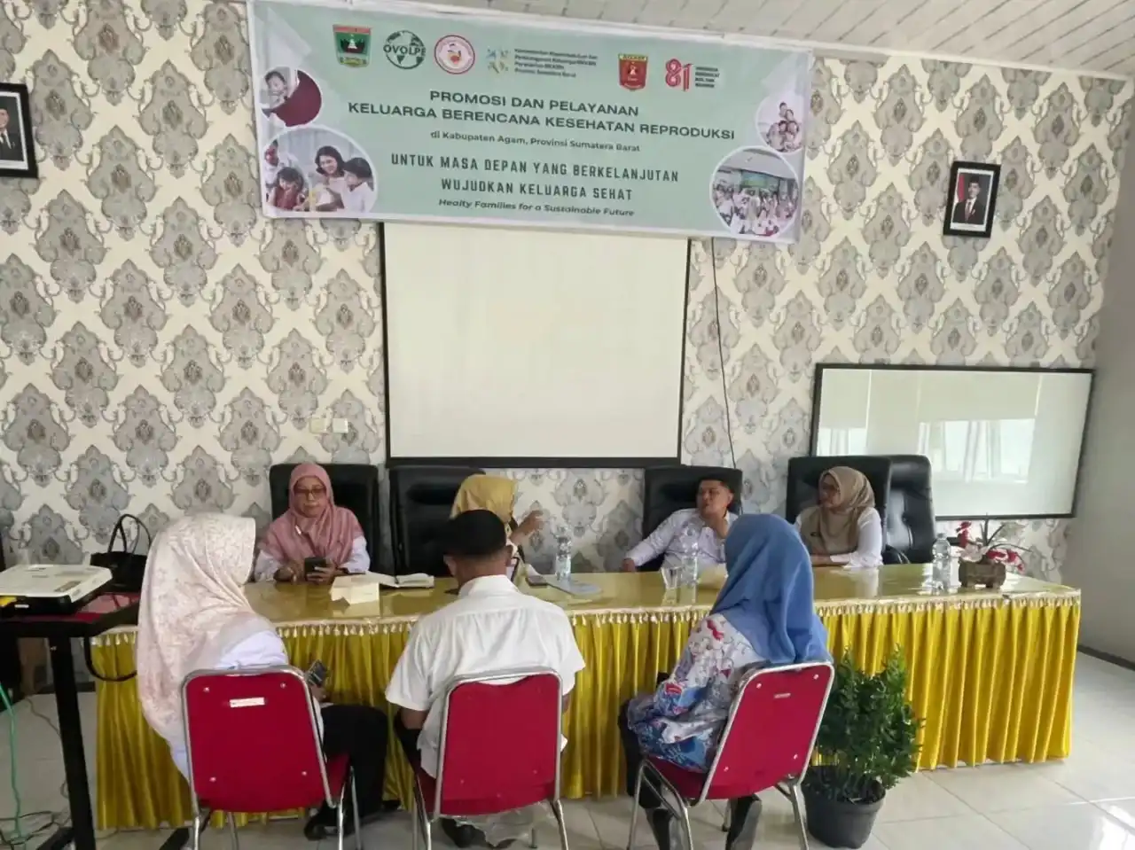 pemkab-agam-dan-bkkbn-sumbar-perkuat-pelayanan-kb-di-lokasi-bencana