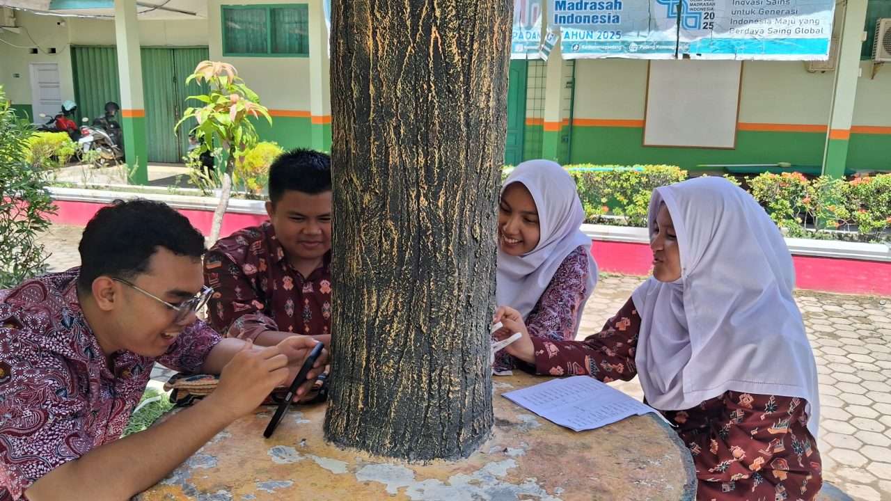 karya-lomba-puisi-dan-storytelling-siswa-man-2-padang-rampung-dikirim-ke-panitia