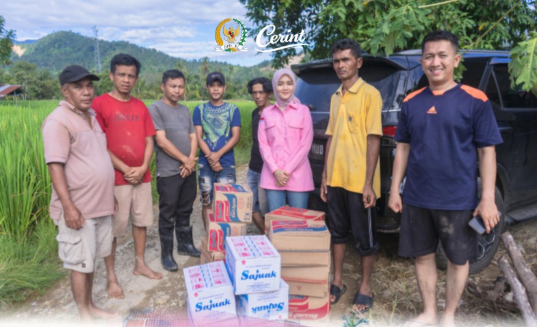 peduli-korban-banjir-padang,-anggota-dpd-ri-cerint-iralloza-tasya-turun-langsung-salurkan-bantuan-logistik