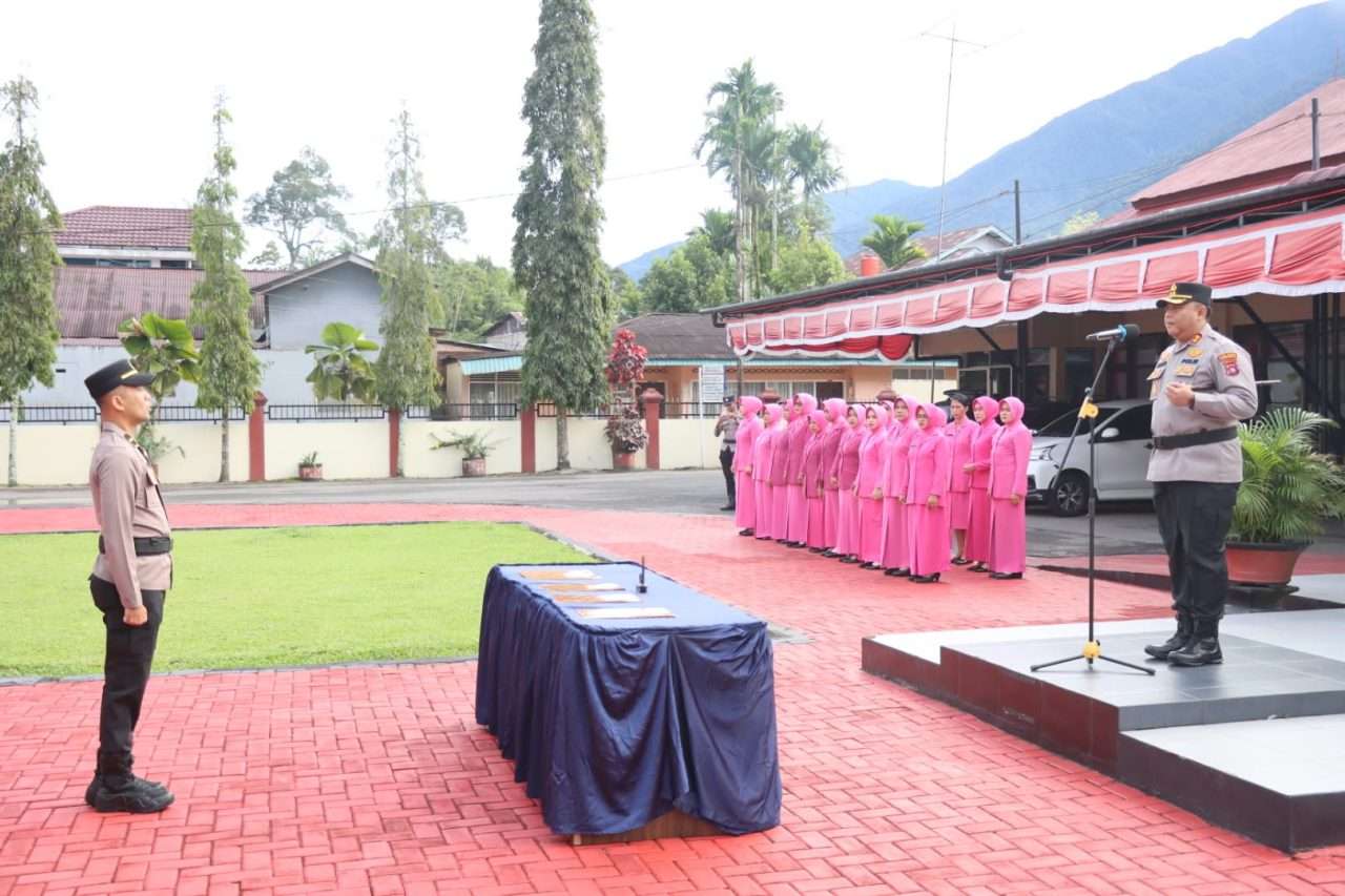kapolres-pasaman-akbp-adirawa-permana-anggawisastra-pimpin-sertijab