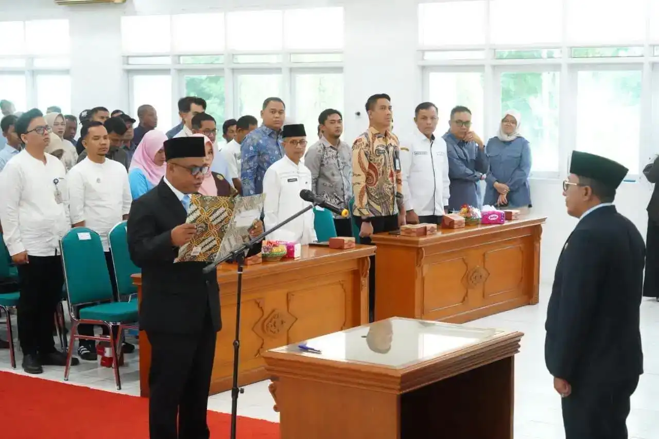 bupati-tanah-datar-lantik-inoki-ulma-tiara-direktur-perumda-tirta-alami