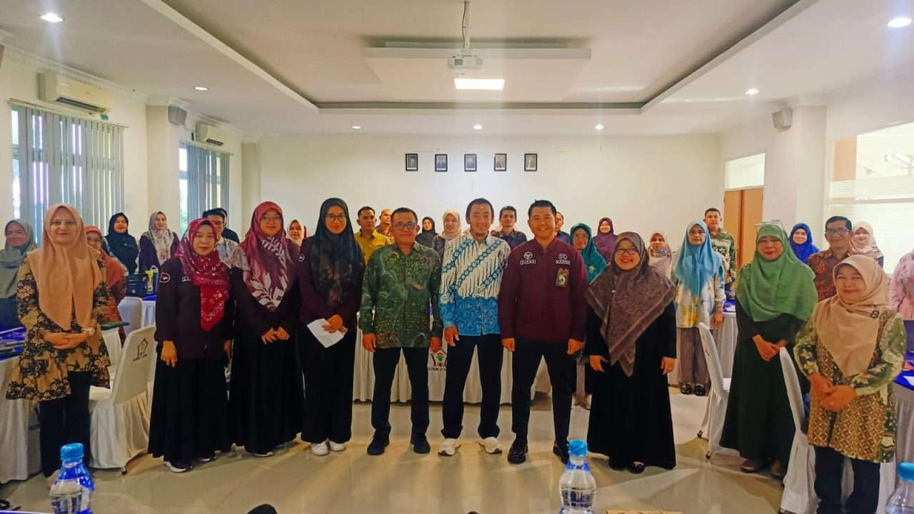 tingkatkan-efisiensi-dan-daya-saing:-politeknik-ati-padang-gelar-workshop-peningkatan-produktivitas-sdm