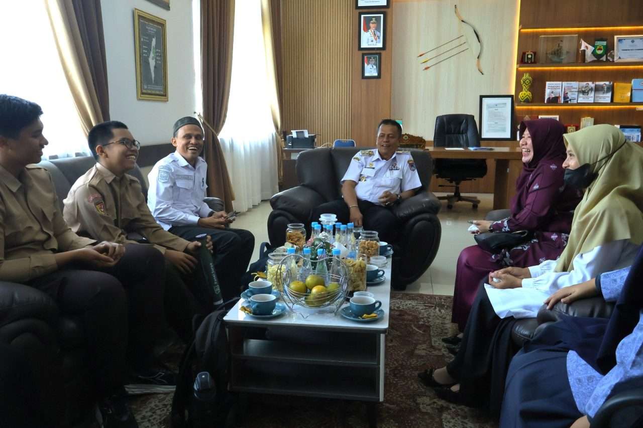 wawako-elzadaswarman-dukung-dua-siswa-sma-raudhatul-jannah-ke-opsi-tingkat-nasional