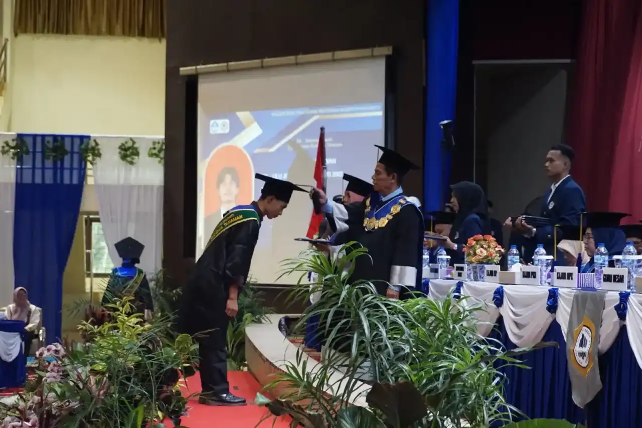 wisuda-ke-37-ppnp,-direktur:-ingatkan-wisudawan-manfaatkan-ai-dan-jaga-integritas-di-dunia-kerja