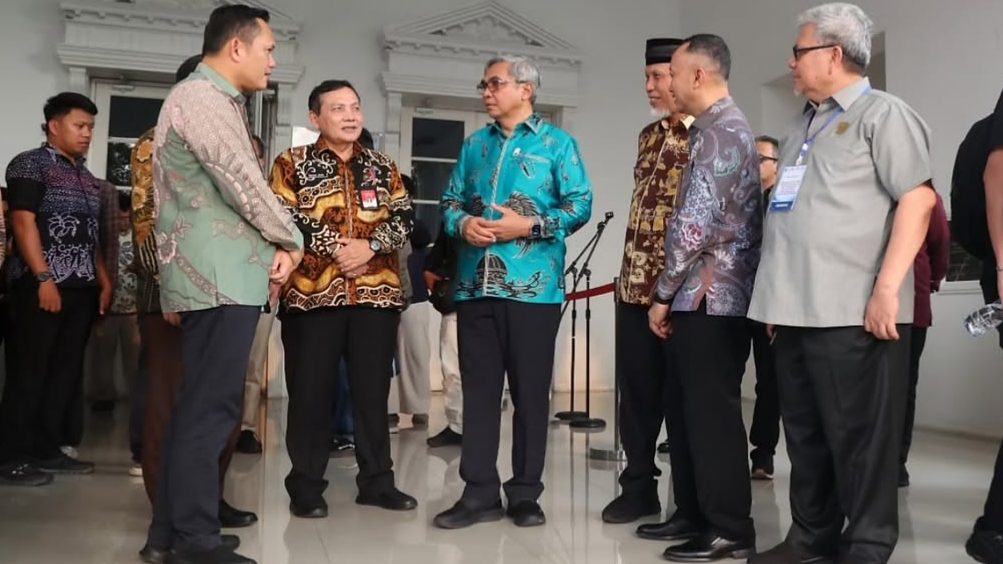 ketua-dprd-sumbar-muhidi-tegaskan-sinergi-legislatif-eksekutif-hadirkan-tata-kelola-bersih