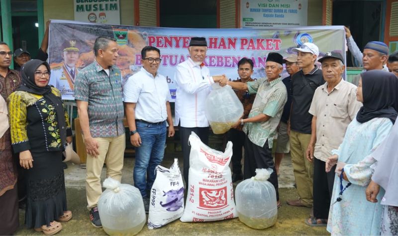 pemprov-sumbar-salurkan-puluhan-ribu-bibit-ikan-bagi-pembudidaya-solok