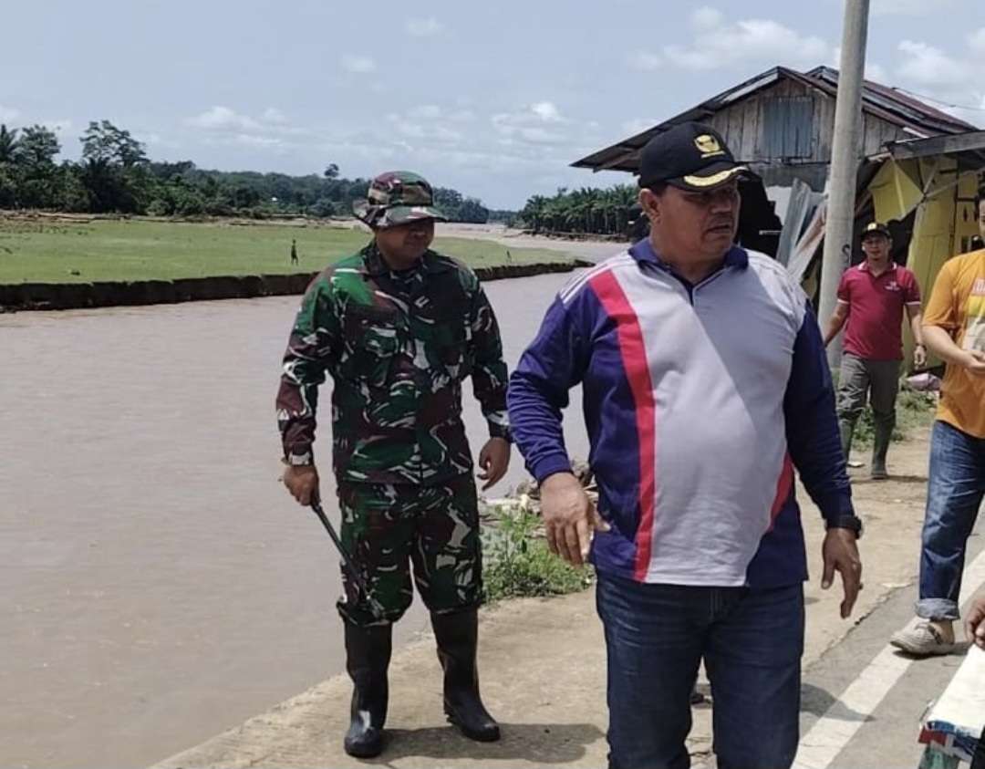 abrasi-sungai-batang-tapan-masih-mengintai,-11-kk-di-nagari-talang-balarik-bersedia-direlokasi