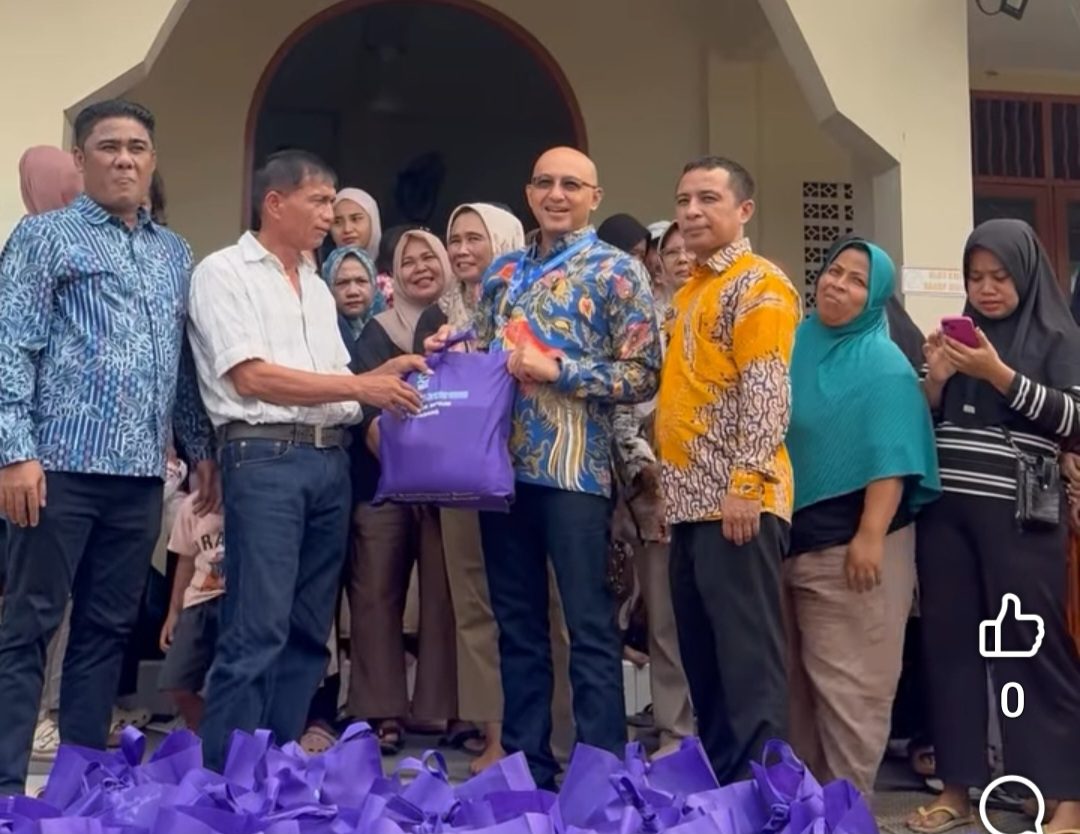 perumda-air-minum-kota-padang-salurkan-paket-sembako-untuk-warga-terdampak-banjir-bandang