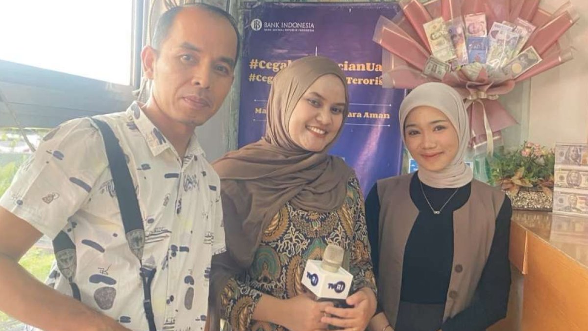 CEO PT Equator Valuta Asing, Dr. HM Herry Zulman, memberikan edukasi mengenai pentingnya transaksi valas resmi di TVRI.
