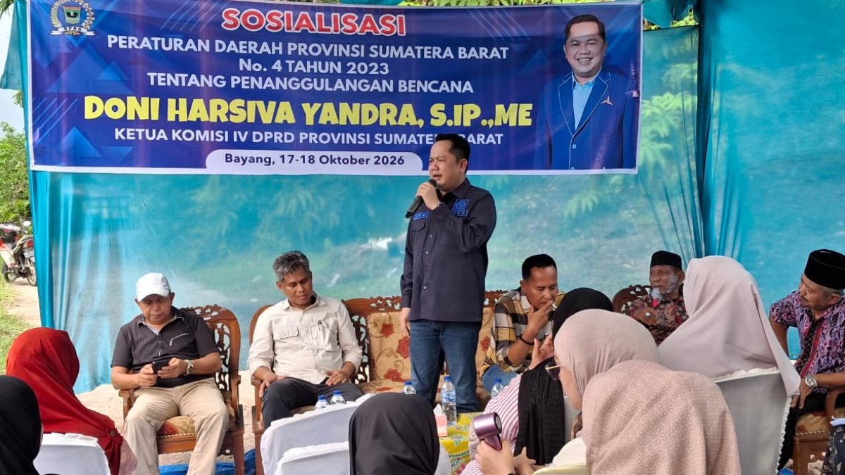 Ketua Komisi IV DPRD Sumbar Doni Harsiva Yandra saat menyosialisasikan Perda Penanggulangan Bencana di Pesisir Selatan.