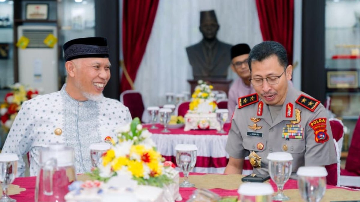 Gubernur Sumbar Mahyeldi dan Kapolda Sumbar Irjen Pol Jawari berkoordinasi di Istana Gubernuran untuk menjaga stabilitas daer