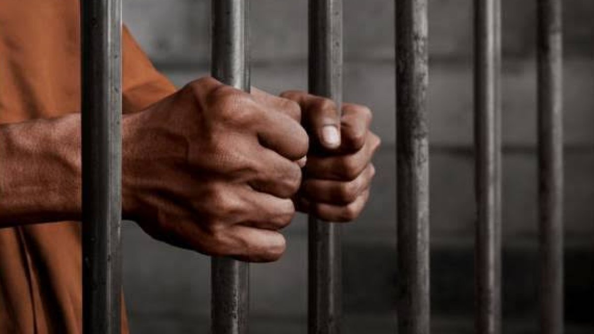 Konferensi pers Polda Sumbar terkait pengungkapan lima kasus curanmor di Dharmasraya dan Solok beserta barang buktinya.