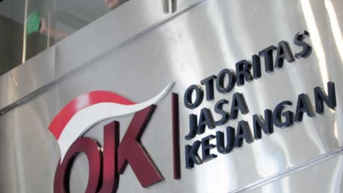 Kepala Eksekutif Pengawas Pasar Modal OJK, Hasan Fawzi, memaparkan program reformasi pasar modal Indonesia.