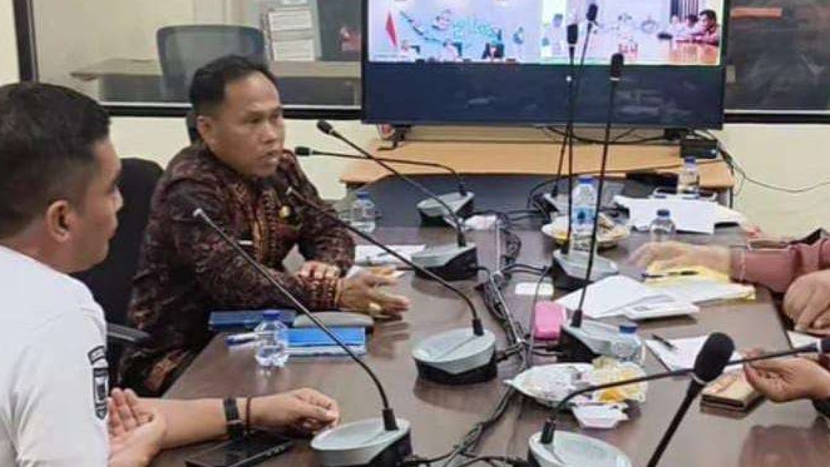 Perwakilan BPBD Pesisir Selatan mengikuti rapat koordinasi virtual rehabilitasi pascabencana bersama Kemendagri.
