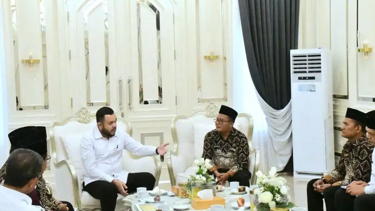 Wali Kota Padang Fadly Amran bertemu Ketua Pengadilan Agama Padang bahas kerja sama administrasi sidang dan hak anak.