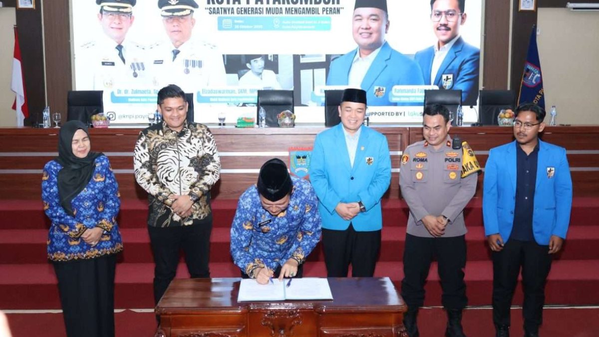 Wali Kota Payakumbuh Zulmaeta membuka Rapat Paripurna Pemuda bersama KNPI di Aula Josrizal Zain dalam rangka Hari Sumpah Pemu
