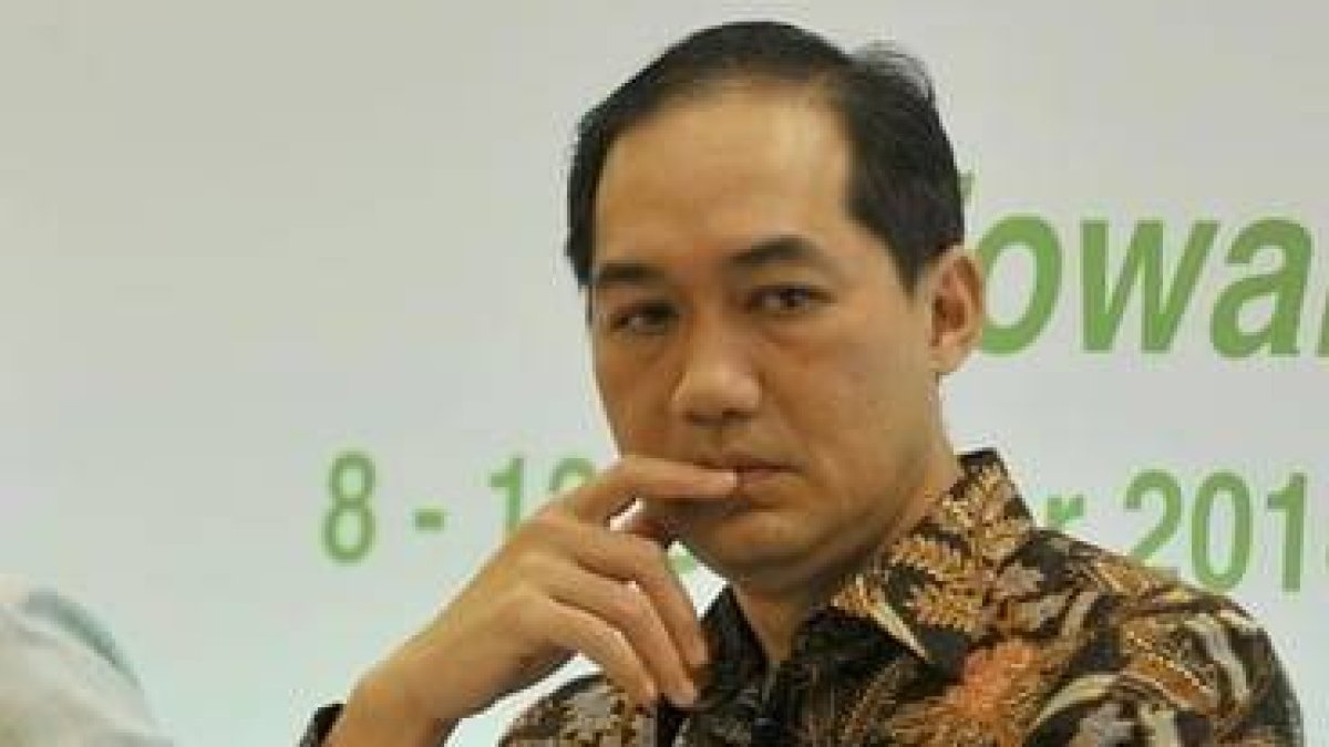 Mantan Menteri Perdagangan Muhammad Lutfi berbicara mengenai kedaulatan ekonomi dan tekanan asing di bursa saham Indonesia.