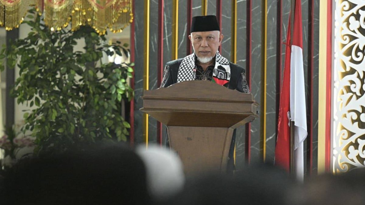 Gubernur Sumatera Barat Mahyeldi Ansharullah saat membuka seminar kepalestinaan di Istana Bung Hatta, Bukittinggi.